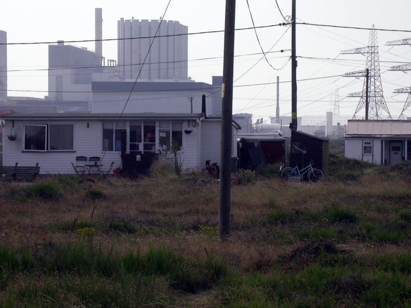DSCN2173.JPG - And the dark might of the powerstation looms over all . . .